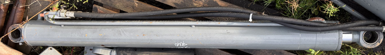 Claas Scorpion 7040 Siłownik Podnoszenia Siłownik Wyrównania 0013003700 0013003720 - Hidraulinis cilindras - Teleskopinis krautuvas: foto 1 Claas Scorpion 7040 Siłownik Podnoszenia Siłownik Wyrównania 0013003700 0013003720 - Hidraulinis cilindras - Teleskopinis krautuvas: foto 1