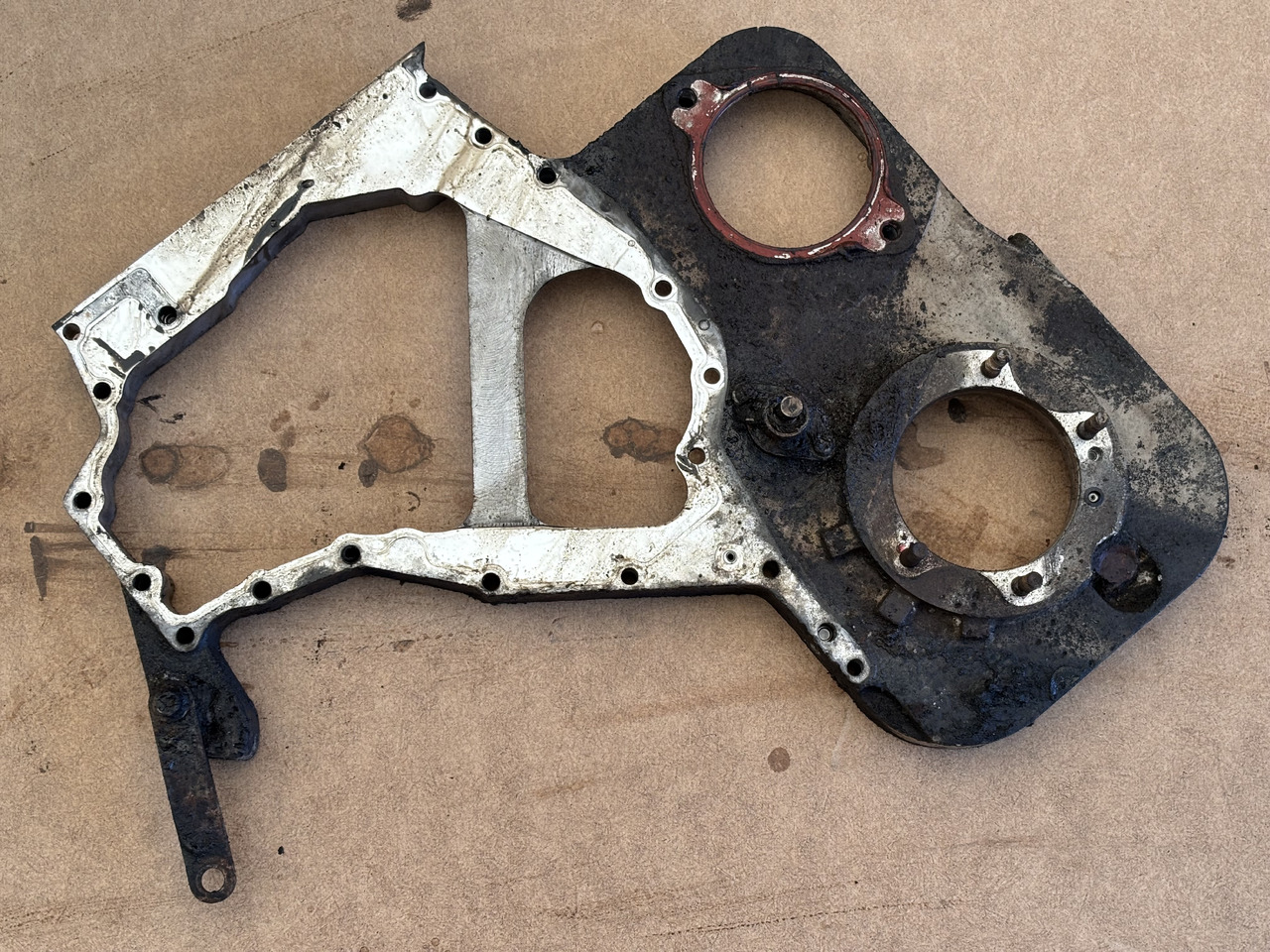 Cummins 6CT 6CT8.3 6C8.3 Obudowa koła zębatego Wałka rozrządu 4992991 4995483 - Paskirstymo velenas - Žemės ūkio technika: foto 3 Cummins 6CT 6CT8.3 6C8.3 Obudowa koła zębatego Wałka rozrządu 4992991 4995483 - Paskirstymo velenas - Žemės ūkio technika: foto 3