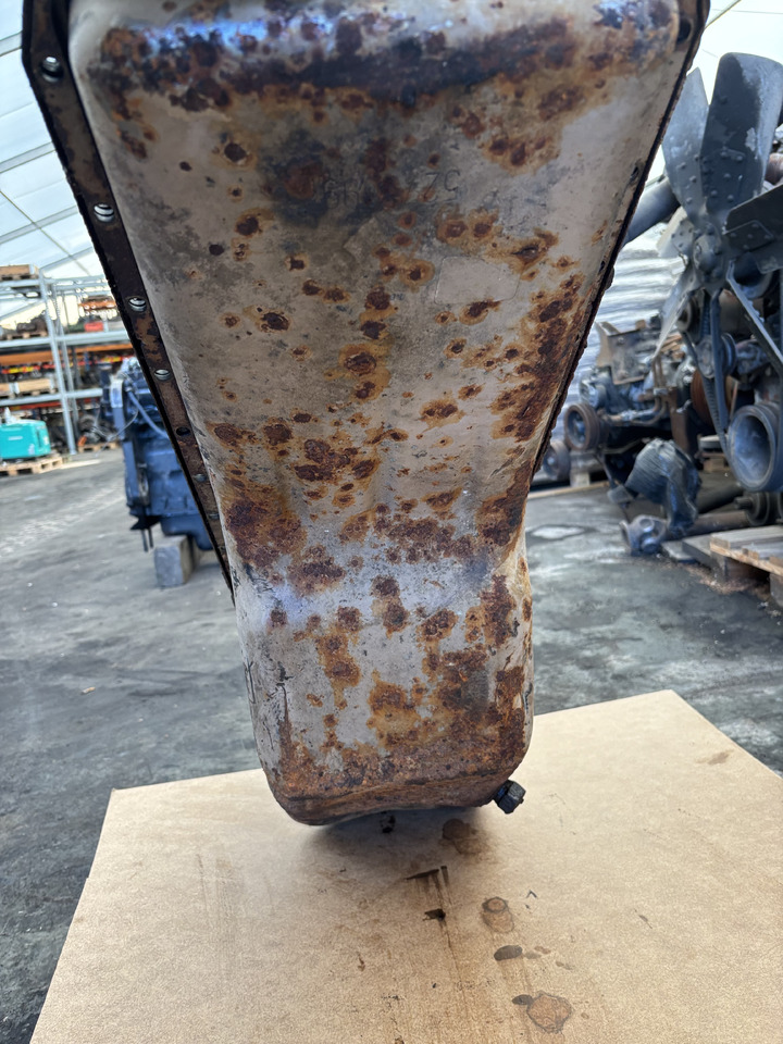 Cummins 6CT8.3 Miska olejowa 3974291 3906473 3908540 3912003 3912101 3914015 - Alyvos karteris: foto 4 Cummins 6CT8.3 Miska olejowa 3974291 3906473 3908540 3912003 3912101 3914015 - Alyvos karteris: foto 4