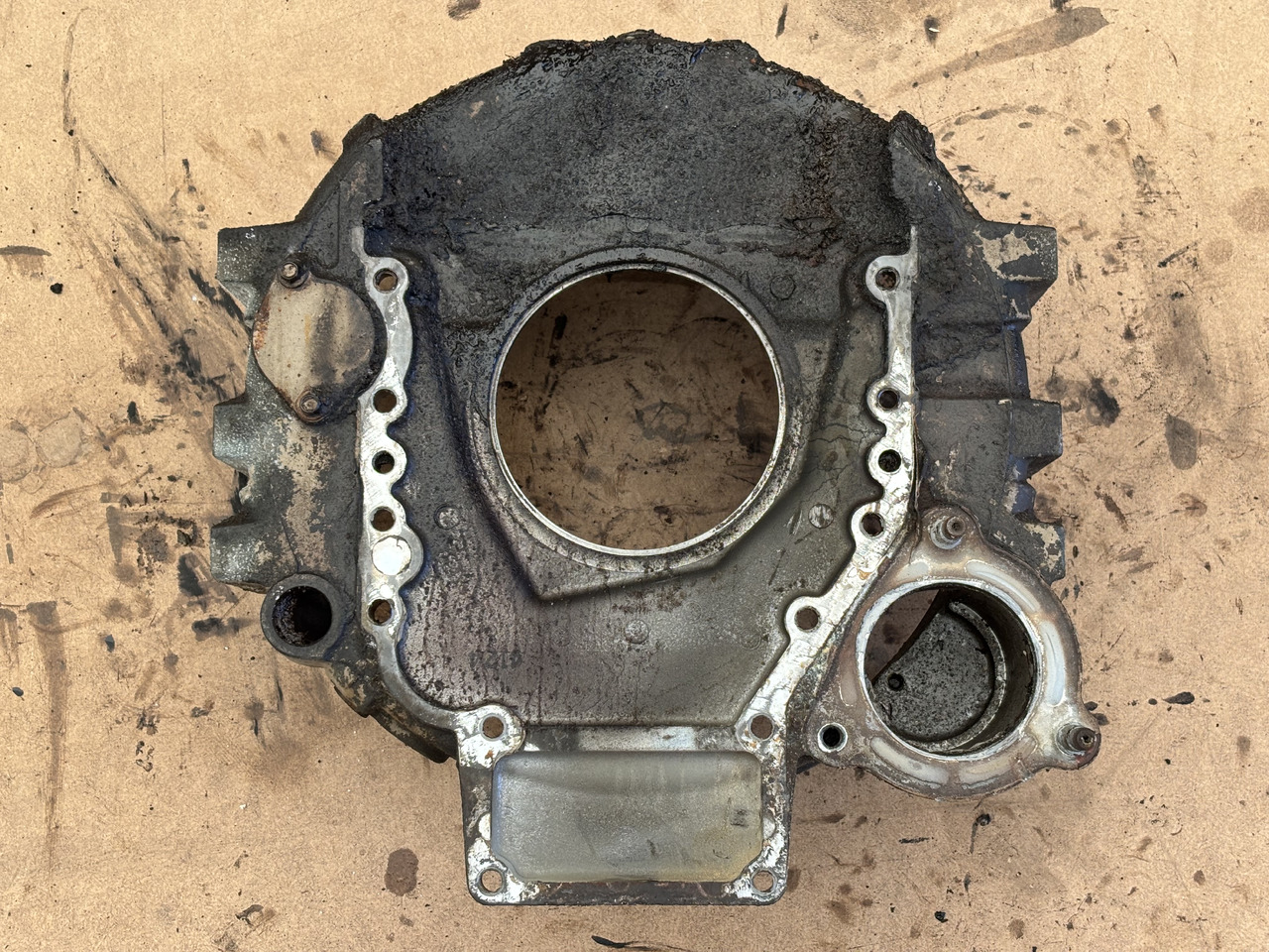 Cummins 8.3 6CT 6CTA 6CTAA Obudowa Koła Zamachowego 3906689 - Smagratis: foto 1 Cummins 8.3 6CT 6CTA 6CTAA Obudowa Koła Zamachowego 3906689 - Smagratis: foto 1