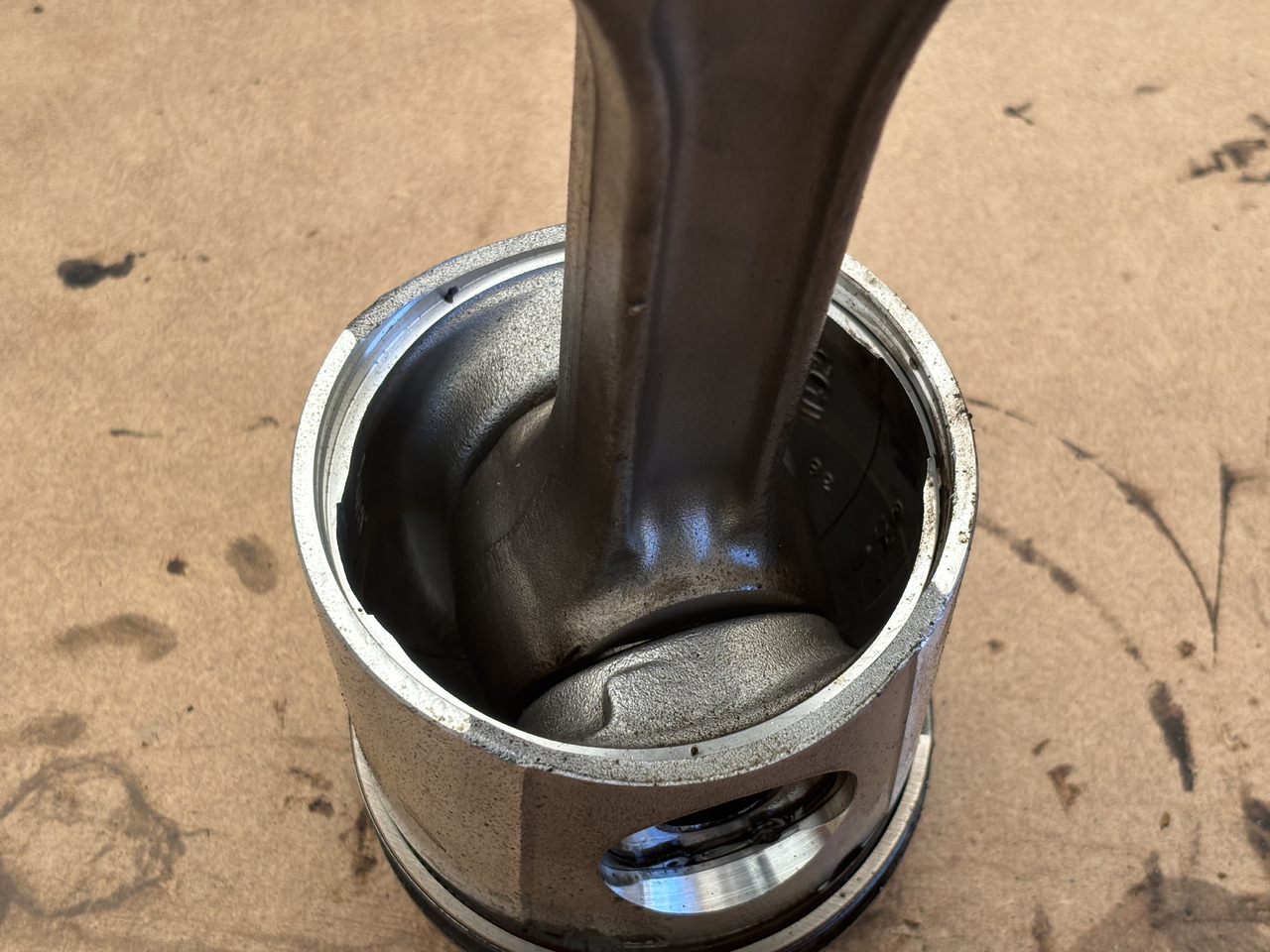 Cummins 8.3 6CT 6CTA 6CTAA Tłok + Korbowód 3929161 3924350 - Švaistiklis - Žemės ūkio technika: foto 2 Cummins 8.3 6CT 6CTA 6CTAA Tłok + Korbowód 3929161 3924350 - Švaistiklis - Žemės ūkio technika: foto 2