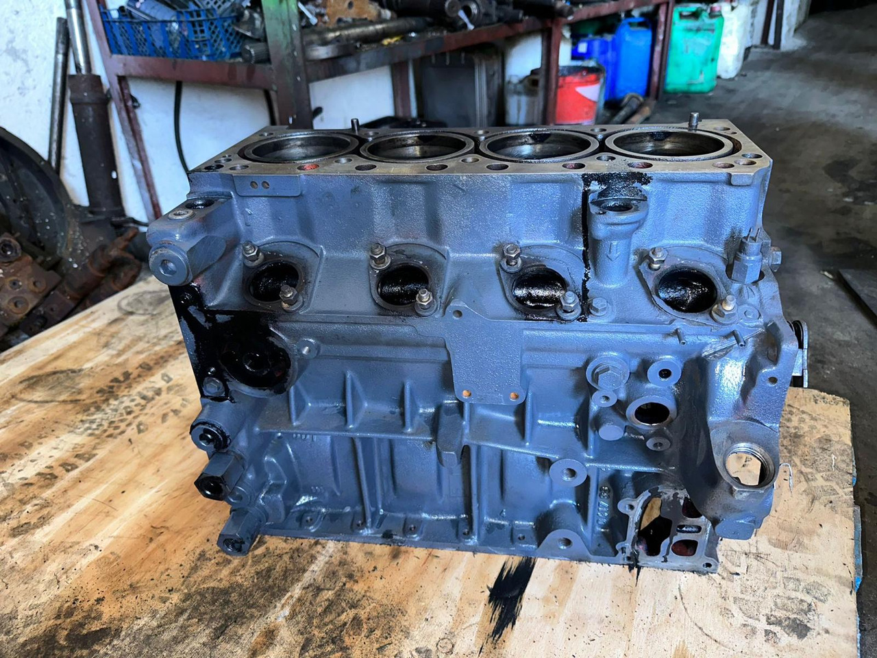 Deutz BF4M1011 F4M1011 - silnik słupek blok - Cilindrų blokas: foto 3 Deutz BF4M1011 F4M1011 - silnik słupek blok - Cilindrų blokas: foto 3