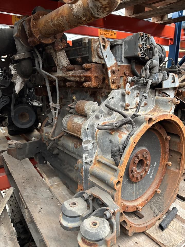 Deutz TCD3.6 L4 TCD3.6 L4 Silnik Blok Kolektor CZĘŚCI 7273490 - Variklis ir dalys: foto 3 Deutz TCD3.6 L4 TCD3.6 L4 Silnik Blok Kolektor CZĘŚCI 7273490 - Variklis ir dalys: foto 3