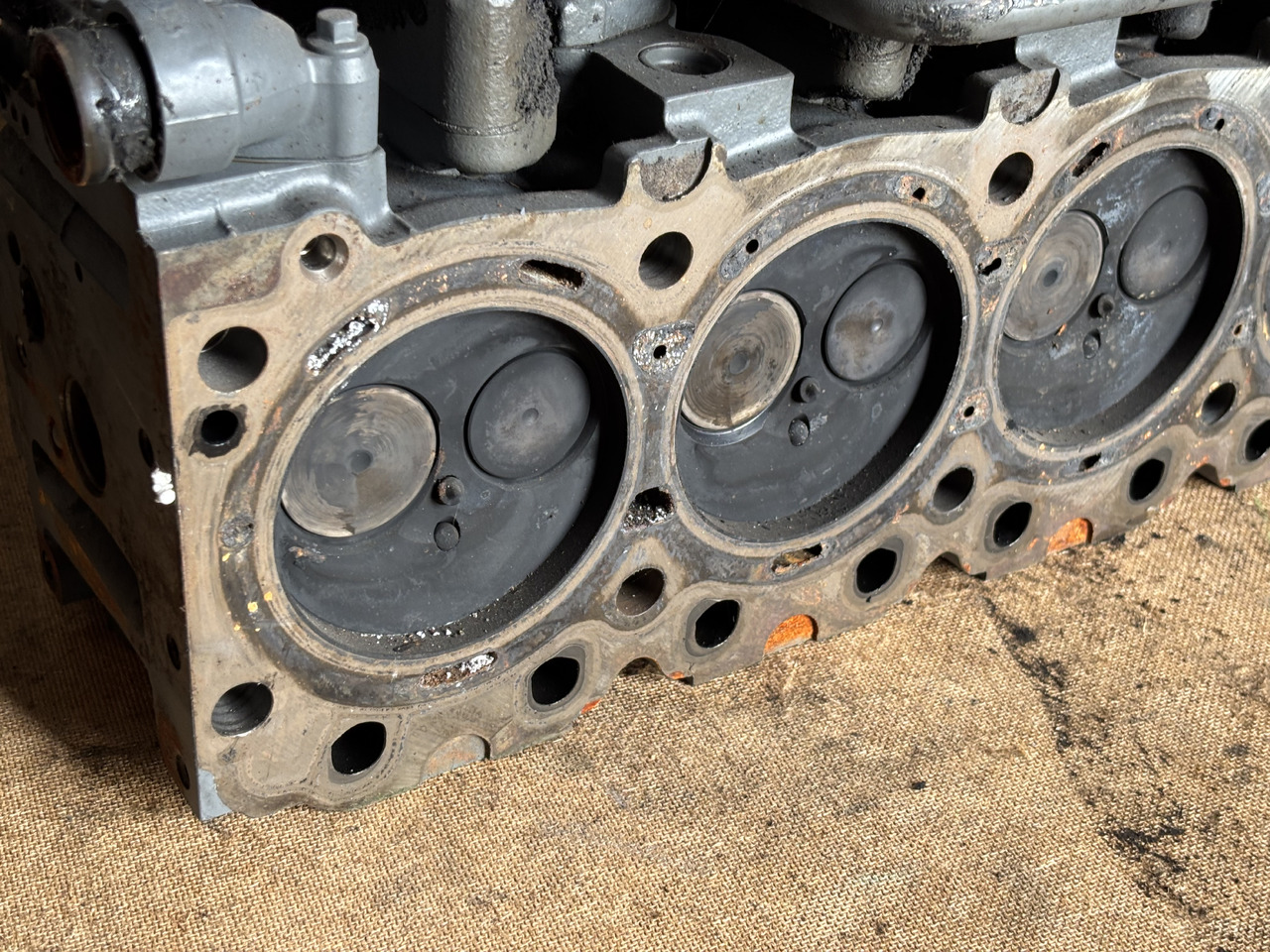 Deutz TD2011 D2011 D2011L04W Blok Silnika Kolektor Wydechowy 04270858 - Cilindrų blokas - Žemės ūkio technika: foto 3 Deutz TD2011 D2011 D2011L04W Blok Silnika Kolektor Wydechowy 04270858 - Cilindrų blokas - Žemės ūkio technika: foto 3