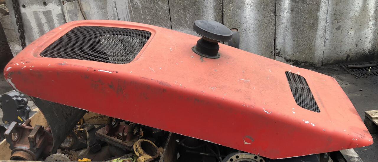 Faresin-maska/pokrywa silnika - Kapotas - Žemės ūkio technika: foto 1 Faresin-maska/pokrywa silnika - Kapotas - Žemės ūkio technika: foto 1