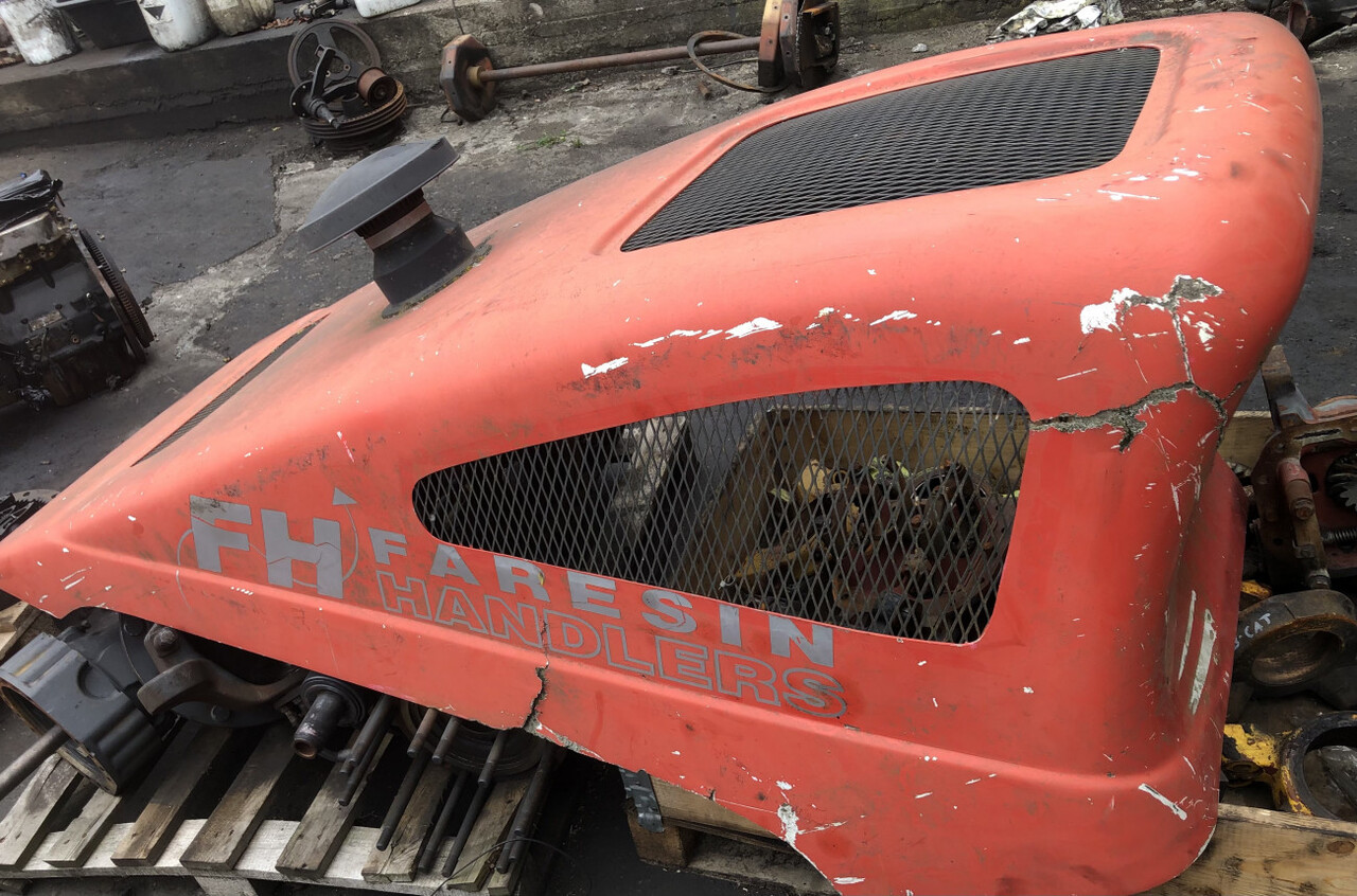 Faresin-maska/pokrywa silnika - Kapotas - Žemės ūkio technika: foto 2 Faresin-maska/pokrywa silnika - Kapotas - Žemės ūkio technika: foto 2