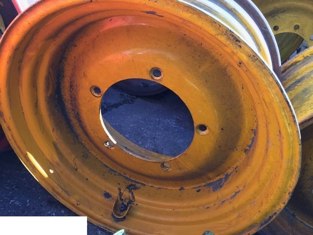 JCB 3cx Contractor - Felga 15x28 - Ratlankis - Statybinė technika: foto 1 JCB 3cx Contractor - Felga 15x28 - Ratlankis - Statybinė technika: foto 1