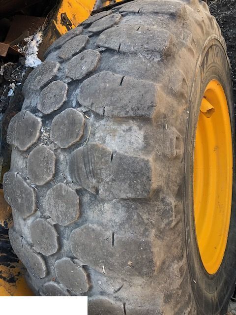 JCB 460/70r24 - Koła / Opony - Ratas - Žemės ūkio technika: foto 1 JCB 460/70r24 - Koła / Opony - Ratas - Žemės ūkio technika: foto 1