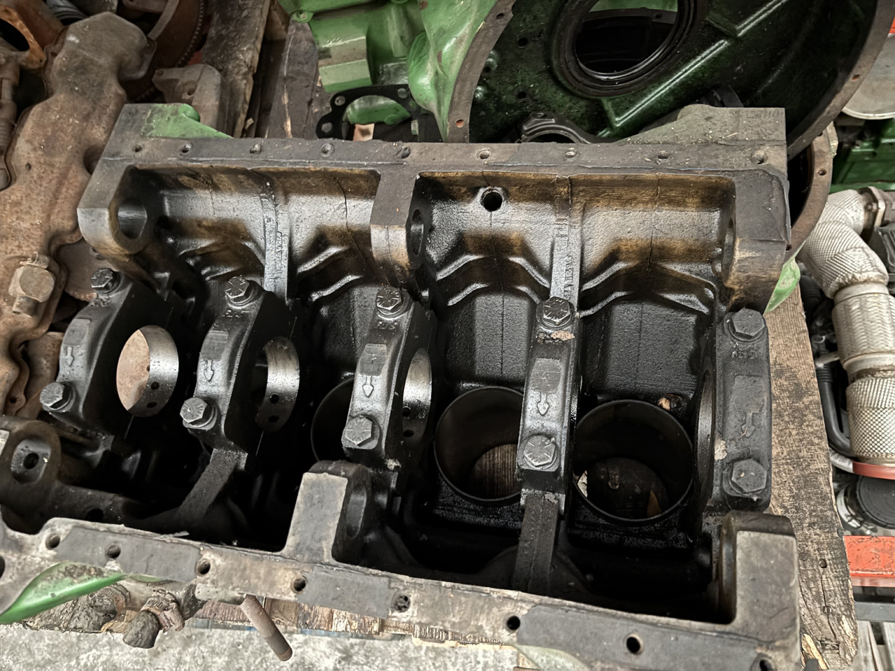 John Deere 4039TF 4045 R116195 R11619 R121421 Blok Silnika Tłoki Obudowa Koła Zamachowego CZĘŚCI - Cilindrų blokas - Žemės ūkio technika: foto 4 John Deere 4039TF 4045 R116195 R11619 R121421 Blok Silnika Tłoki Obudowa Koła Zamachowego CZĘŚCI - Cilindrų blokas - Žemės ūkio technika: foto 4