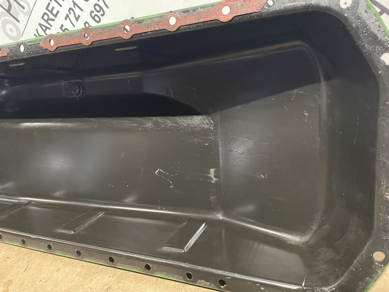 Alyvos karteris - Žemės ūkio technika John Deere 6068 - miska olejowa RE540285: foto 6