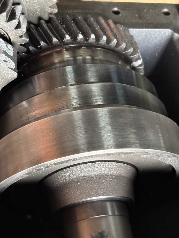 Pusašis - Žemės ūkio technika John Deere 6110, 6000, 6010  Przystawka Przedniego Napędu L76149 L101047: foto 9