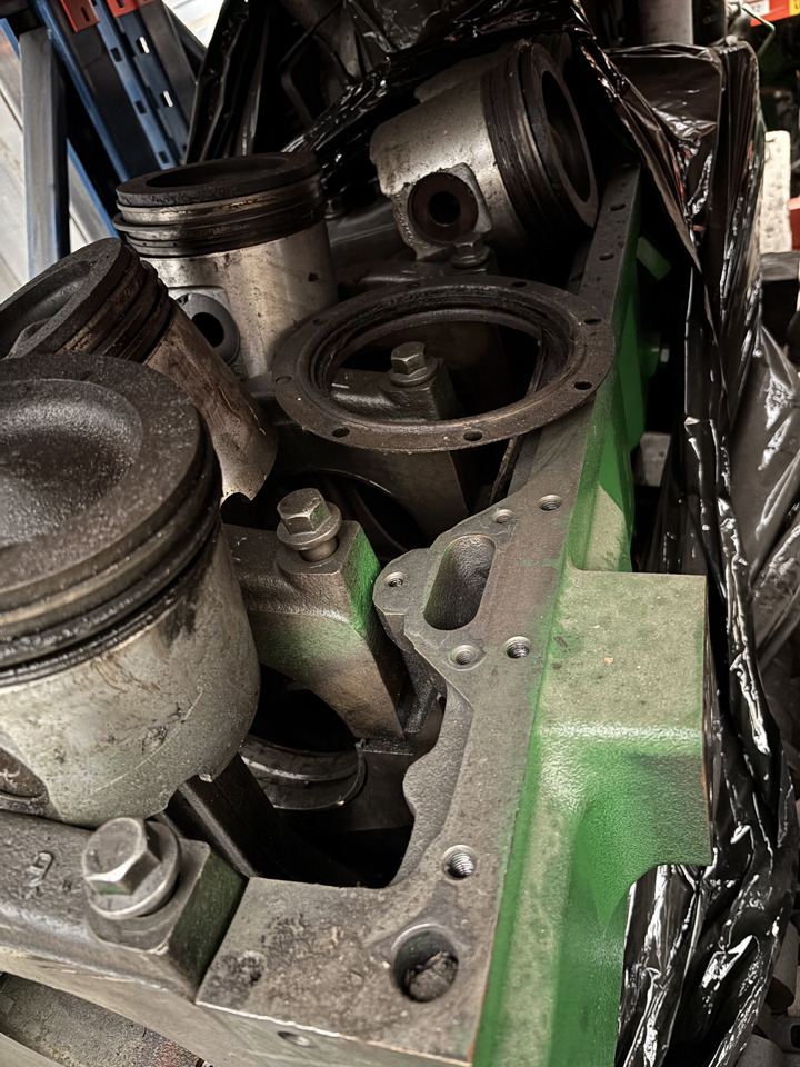 John Deere 6125 R517076 R518736 R518737 Blok Silnika Tłoki Korbowody Wał CZĘŚCI - Cilindrų blokas - Žemės ūkio technika: foto 4 John Deere 6125 R517076 R518736 R518737 Blok Silnika Tłoki Korbowody Wał CZĘŚCI - Cilindrų blokas - Žemės ūkio technika: foto 4