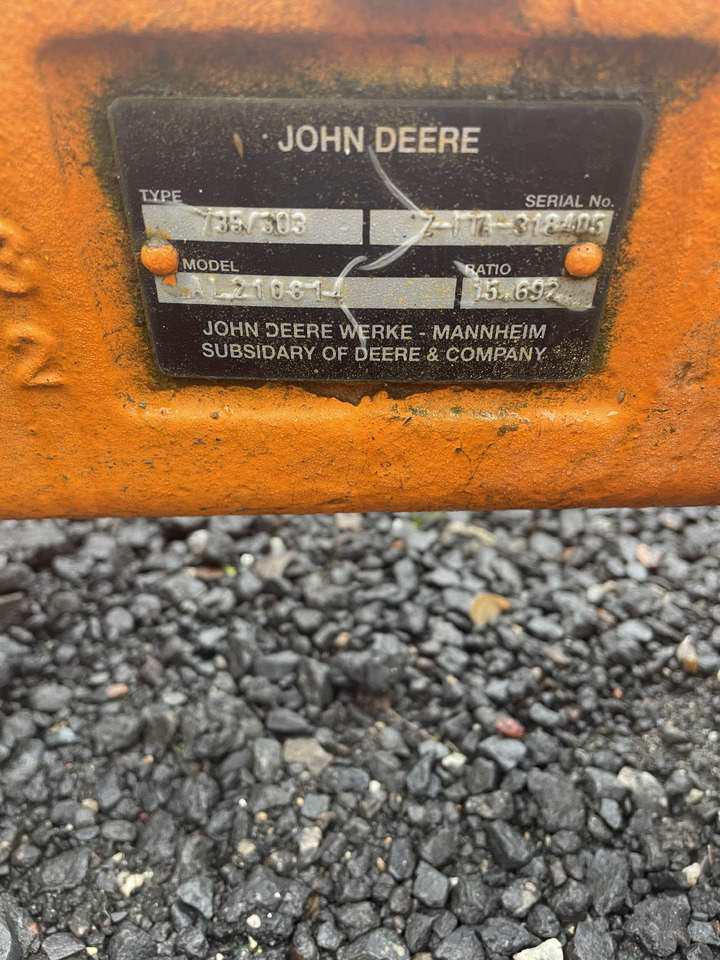 John Deere 6125R 6130R - oś przednia 735/303 - półoś długa AL211693 - Pusašis - Žemės ūkio technika: foto 2 John Deere 6125R 6130R - oś przednia 735/303 - półoś długa AL211693 - Pusašis - Žemės ūkio technika: foto 2