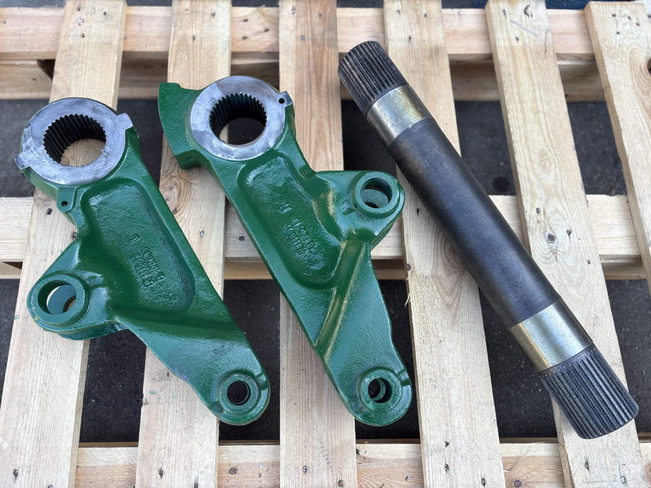 John Deere 6800 6900 7000 Wałek + ramiona podnośnika komplet R126713 L100694 - Reaktyvinė traukė - Žemės ūkio technika: foto 3 John Deere 6800 6900 7000 Wałek + ramiona podnośnika komplet R126713 L100694 - Reaktyvinė traukė - Žemės ūkio technika: foto 3