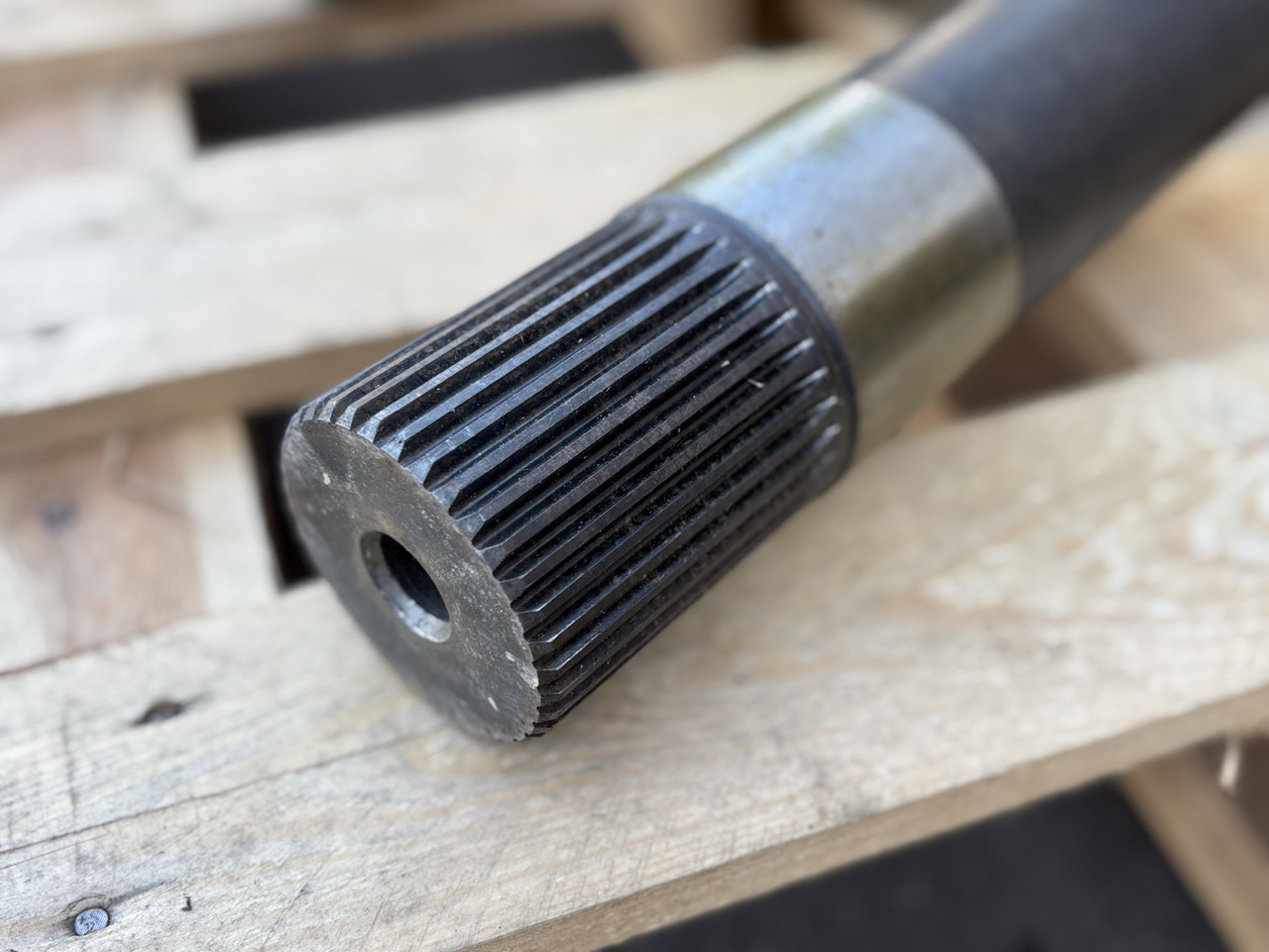 John Deere 6800 6900 7000 Wałek + ramiona podnośnika komplet R126713 L100694 - Reaktyvinė traukė - Žemės ūkio technika: foto 1 John Deere 6800 6900 7000 Wałek + ramiona podnośnika komplet R126713 L100694 - Reaktyvinė traukė - Žemės ūkio technika: foto 1