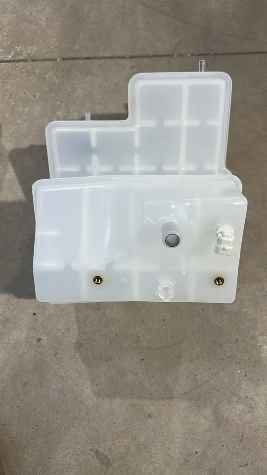 John Deere 7R 7210R 7270R 7230R 7250R 7310R Zbiornik chłodnicy Zbiornik Płynu RE579843 NOWY - Išsiplėtimo bakelis - Žemės ūkio technika: foto 1 John Deere 7R 7210R 7270R 7230R 7250R 7310R Zbiornik chłodnicy Zbiornik Płynu RE579843 NOWY - Išsiplėtimo bakelis - Žemės ūkio technika: foto 1