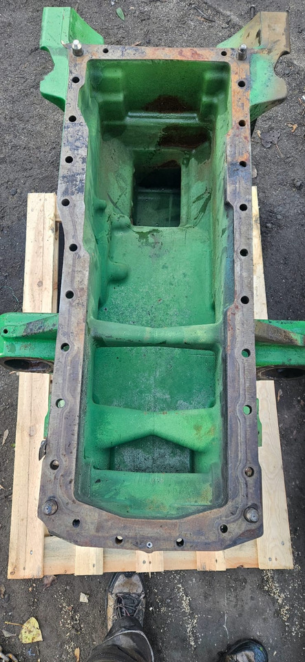 John Deere 8245R 8270R 8295R 8320R 8335R 8345R 8370R 8400R - skrzynka obudowa osi RE587130 RE587131 - Ašis ir dalys - Traktorius: foto 5 John Deere 8245R 8270R 8295R 8320R 8335R 8345R 8370R 8400R - skrzynka obudowa osi RE587130 RE587131 - Ašis ir dalys - Traktorius: foto 5