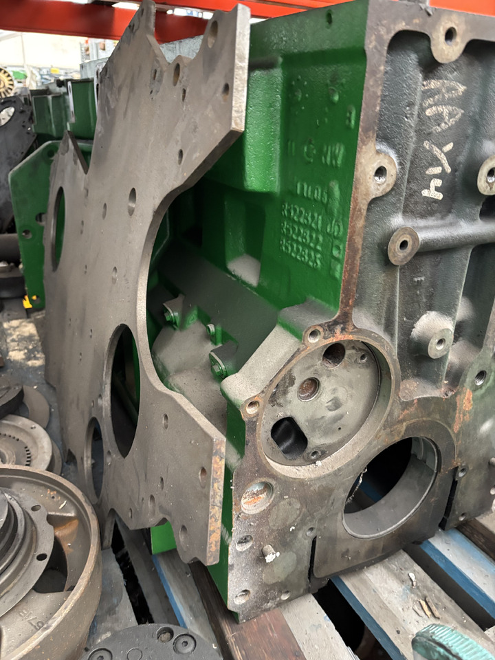 John Deere R522821 R522822 522823 Blok Silnika - Cilindrų blokas - Žemės ūkio technika: foto 2 John Deere R522821 R522822 522823 Blok Silnika - Cilindrų blokas - Žemės ūkio technika: foto 2