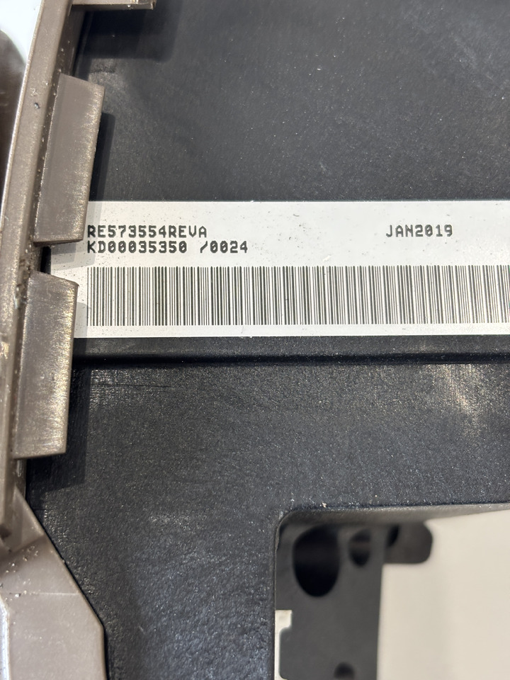 John Deere seria 6000 7000 8000 R - joystick 5-funkcyjny CommandARM RE573554 - Pavarų svirtis - Žemės ūkio technika: foto 4 John Deere seria 6000 7000 8000 R - joystick 5-funkcyjny CommandARM RE573554 - Pavarų svirtis - Žemės ūkio technika: foto 4