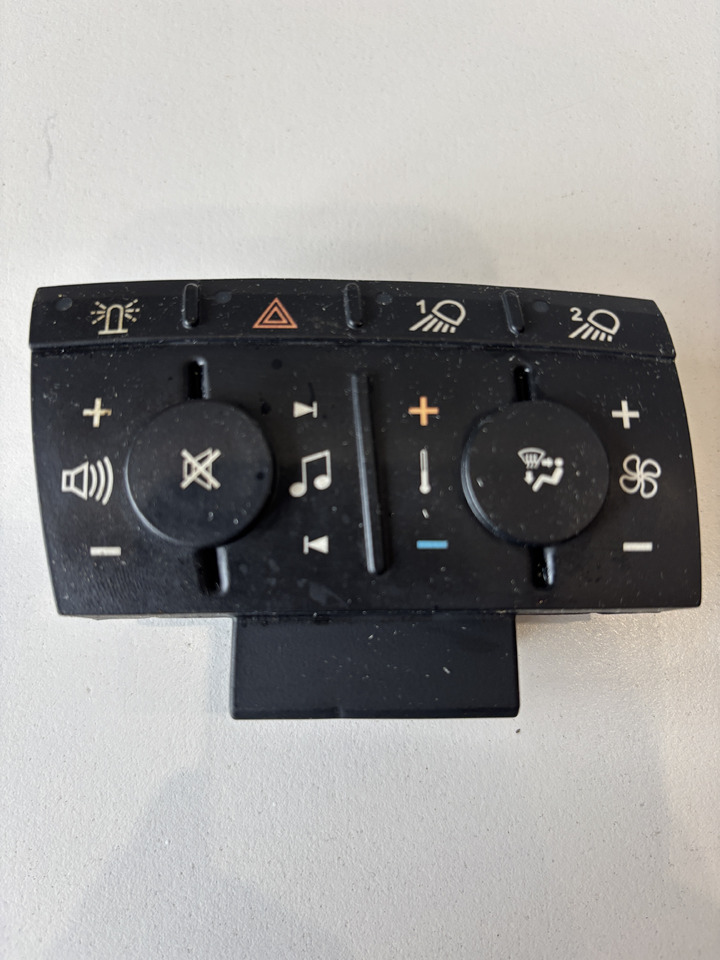 John Deere seria 6000 7000 8000 R - moduł panel radia nawiewu RE578473 - Kabina ir interjeras - Žemės ūkio technika: foto 1 John Deere seria 6000 7000 8000 R - moduł panel radia nawiewu RE578473 - Kabina ir interjeras - Žemės ūkio technika: foto 1