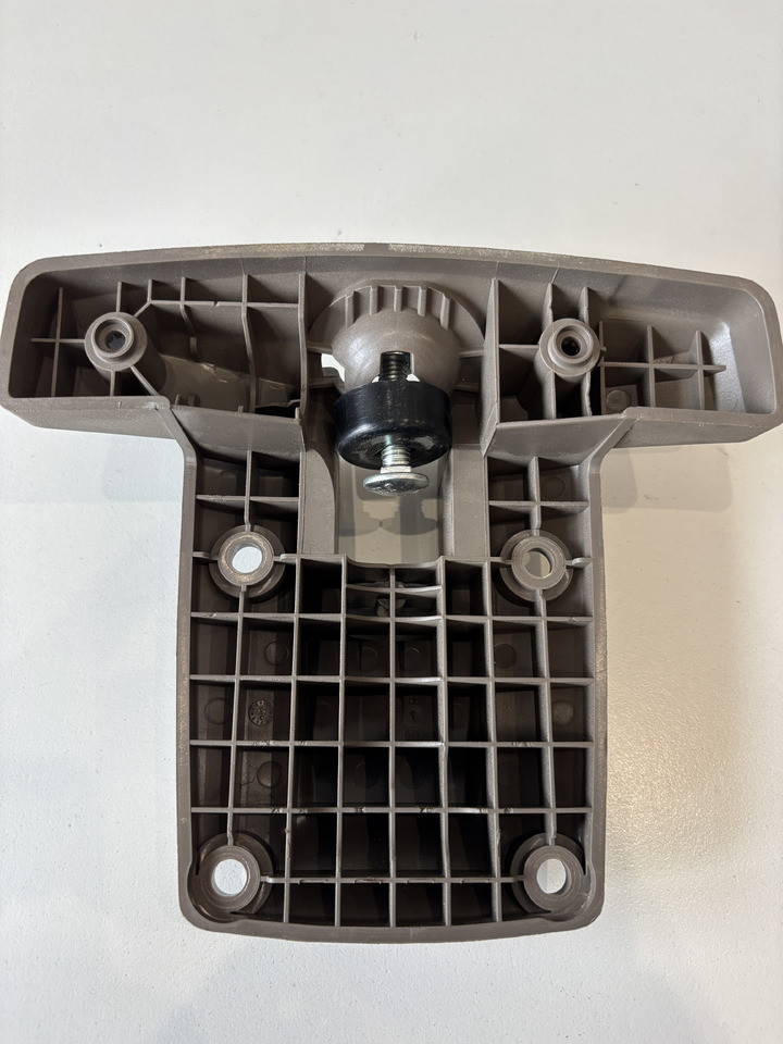 John Deere seria 6000 7000 8000 R - podstawa monitora wyświetlacza R562957 - Kabina ir interjeras - Žemės ūkio technika: foto 2 John Deere seria 6000 7000 8000 R - podstawa monitora wyświetlacza R562957 - Kabina ir interjeras - Žemės ūkio technika: foto 2