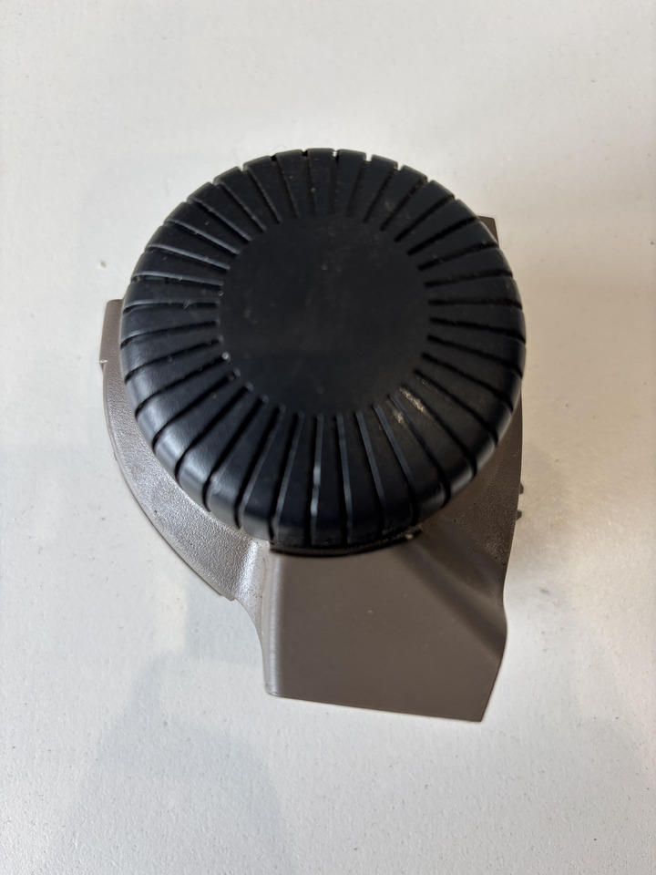 John Deere seria 6000 7000 8000 R - pokrętło sterowanie zaczepem tylnym RE584123 - Kabina ir interjeras - Žemės ūkio technika: foto 2 John Deere seria 6000 7000 8000 R - pokrętło sterowanie zaczepem tylnym RE584123 - Kabina ir interjeras - Žemės ūkio technika: foto 2