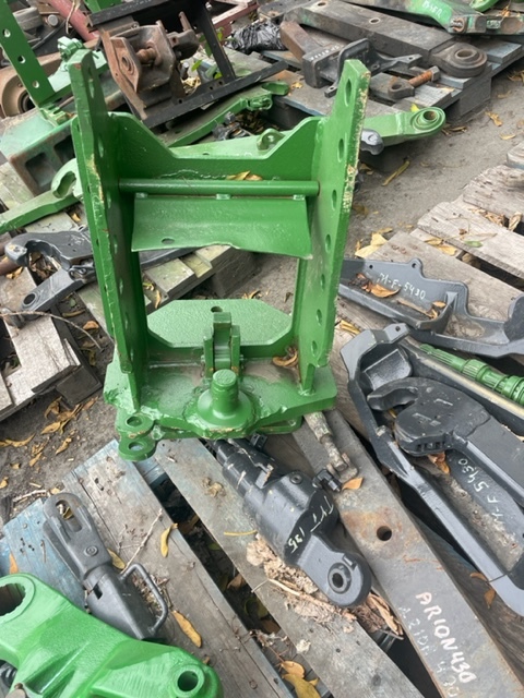 John deere zaczep pitonfix prowadnica szyna zaczepowa - Rėmas/ Važiuoklė - Žemės ūkio technika: foto 1 John deere zaczep pitonfix prowadnica szyna zaczepowa - Rėmas/ Važiuoklė - Žemės ūkio technika: foto 1