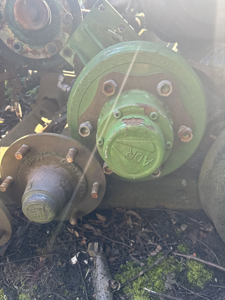 Krone Comprima - oś Piasta koła - Stebulė - Žemės ūkio technika: foto 5 Krone Comprima - oś Piasta koła - Stebulė - Žemės ūkio technika: foto 5