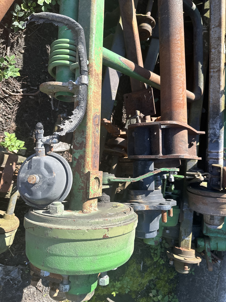 Krone Comprima - oś Piasta koła - Stebulė - Žemės ūkio technika: foto 4 Krone Comprima - oś Piasta koła - Stebulė - Žemės ūkio technika: foto 4