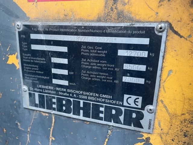 Liebherr 524 , szybkozłącze , ramie , siłowniki silnik skrzynia zwolnica , - Šoninė pavara - Žemės ūkio technika: foto 1 Liebherr 524 , szybkozłącze , ramie , siłowniki silnik skrzynia zwolnica , - Šoninė pavara - Žemės ūkio technika: foto 1