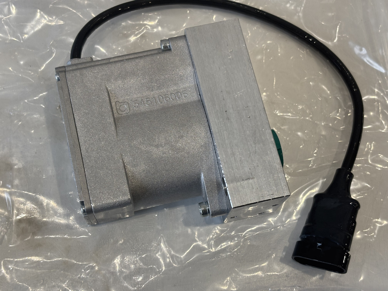 MERLO Cewka Elektrozawór Wysuwu Ramienia 086555 - Hidraulinis vožtuvas - Krovimo technika: foto 4 MERLO Cewka Elektrozawór Wysuwu Ramienia 086555 - Hidraulinis vožtuvas - Krovimo technika: foto 4