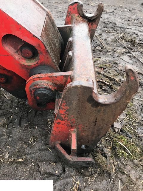 Manitou 626 - Siłownik Wychyłu Łyźki - Hidraulinis cilindras - Žemės ūkio technika: foto 3 Manitou 626 - Siłownik Wychyłu Łyźki - Hidraulinis cilindras - Žemės ūkio technika: foto 3