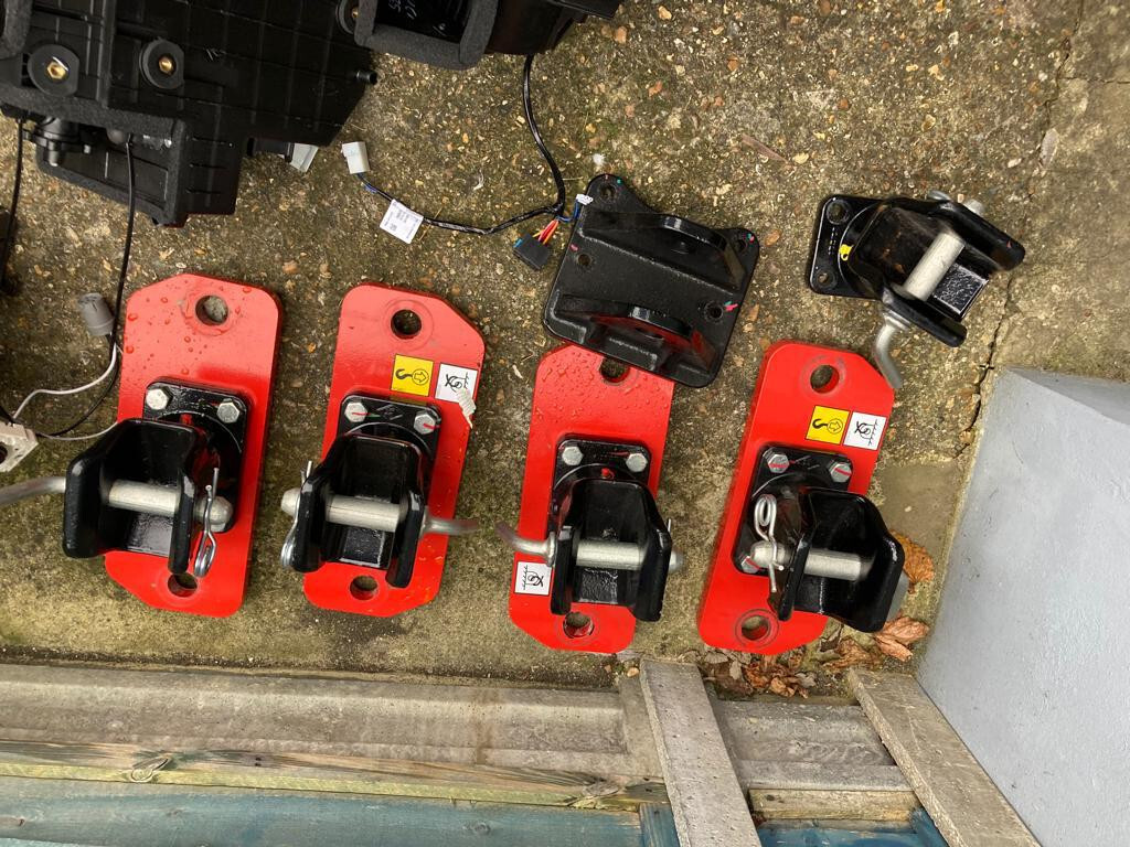 Manitou zaczep - Rėmas/ Važiuoklė - Teleskopinis krautuvas: foto 1 Manitou zaczep - Rėmas/ Važiuoklė - Teleskopinis krautuvas: foto 1