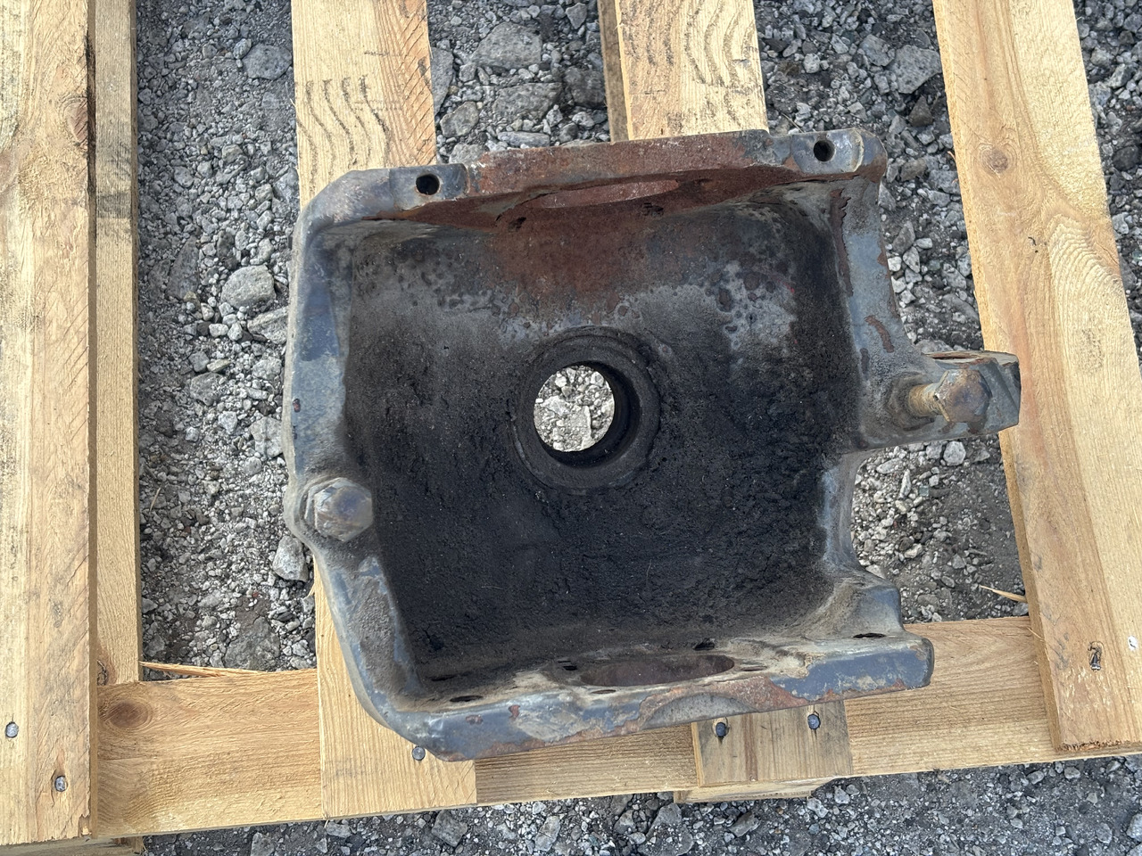 Massey Ferguson 5613 D6 Zwrotnica - Stupica - Žemės ūkio technika: foto 1 Massey Ferguson 5613 D6 Zwrotnica - Stupica - Žemės ūkio technika: foto 1