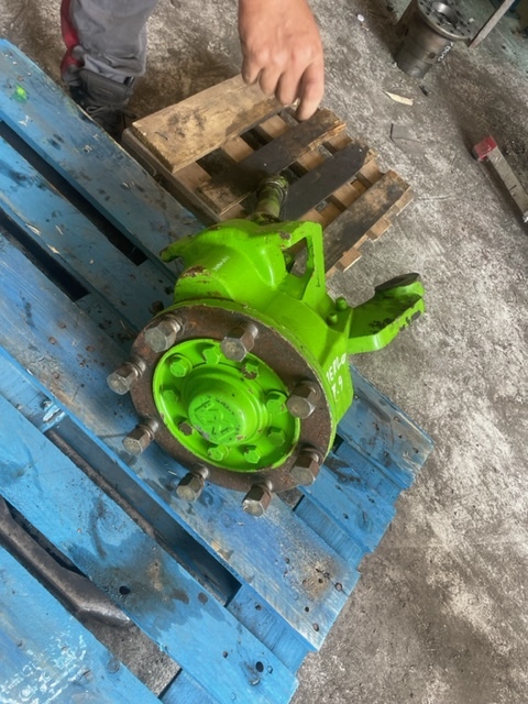 Merlo zwolnica zwrotnica - Stupica - Žemės ūkio technika: foto 1 Merlo zwolnica zwrotnica - Stupica - Žemės ūkio technika: foto 1