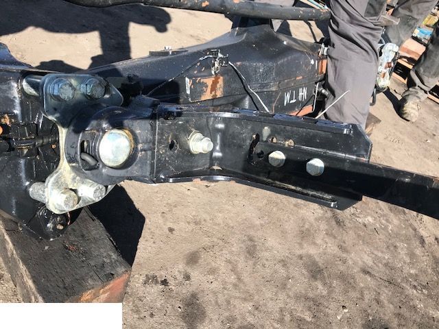 New Holland TM - Mocowanie Błotnika - Sparnas - Statybinė technika: foto 1 New Holland TM - Mocowanie Błotnika - Sparnas - Statybinė technika: foto 1