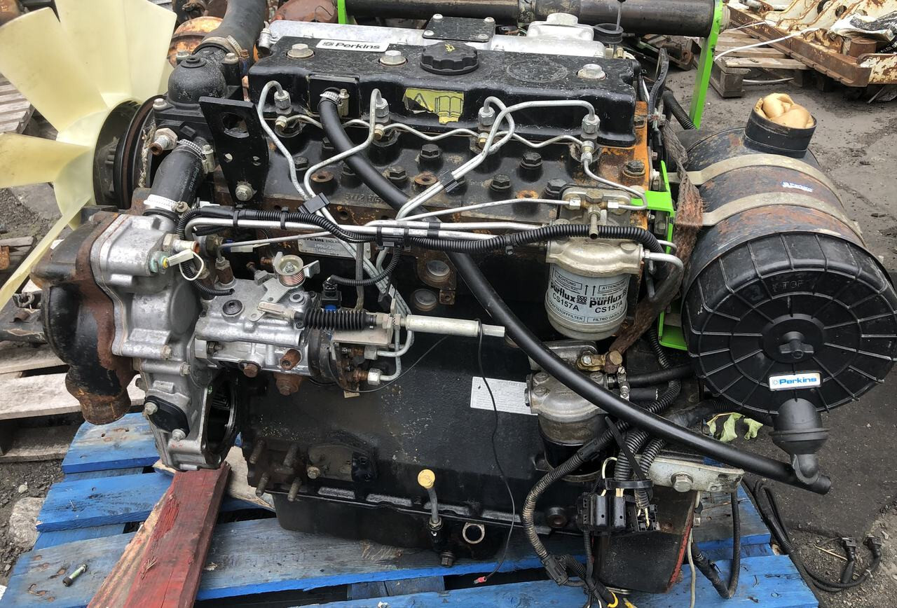 Perkins-silnik/ Perkins AR 81148 - Variklis - Žemės ūkio technika: foto 2 Perkins-silnik/ Perkins AR 81148 - Variklis - Žemės ūkio technika: foto 2
