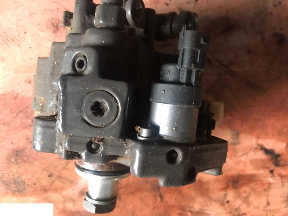 Pompa Wysokiego Ciśnienia BOSCH 5801382396 - Kuro siurblys - Žemės ūkio technika: foto 1 Pompa Wysokiego Ciśnienia BOSCH 5801382396 - Kuro siurblys - Žemės ūkio technika: foto 1