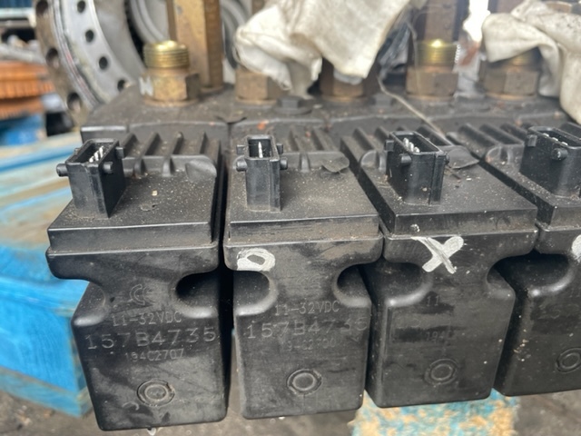 Sauer danfoss 157B4735 - Valdymo blokas - Žemės ūkio technika: foto 1 Sauer danfoss 157B4735 - Valdymo blokas - Žemės ūkio technika: foto 1