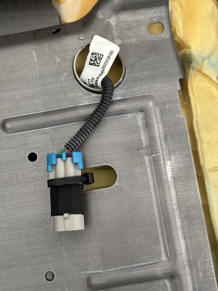 Siedzisko Skórzane John Deere Materiałowe Oryginał RE174401 - Sėdynė - Žemės ūkio technika: foto 3 Siedzisko Skórzane John Deere Materiałowe Oryginał RE174401 - Sėdynė - Žemės ūkio technika: foto 3