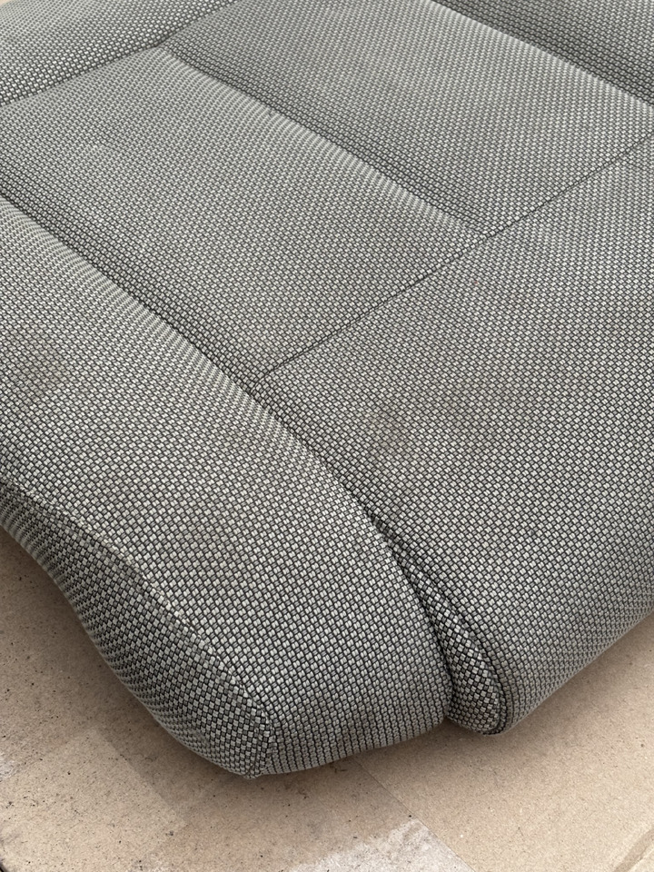 Siedzisko Skórzane John Deere Materiałowe Oryginał RE174401 - Sėdynė - Žemės ūkio technika: foto 4 Siedzisko Skórzane John Deere Materiałowe Oryginał RE174401 - Sėdynė - Žemės ūkio technika: foto 4