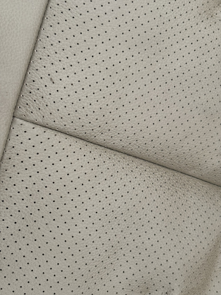 Siedzisko Skórzane John Deere Skórzane Oryginał RE174401 - Sėdynė - Žemės ūkio technika: foto 4 Siedzisko Skórzane John Deere Skórzane Oryginał RE174401 - Sėdynė - Žemės ūkio technika: foto 4