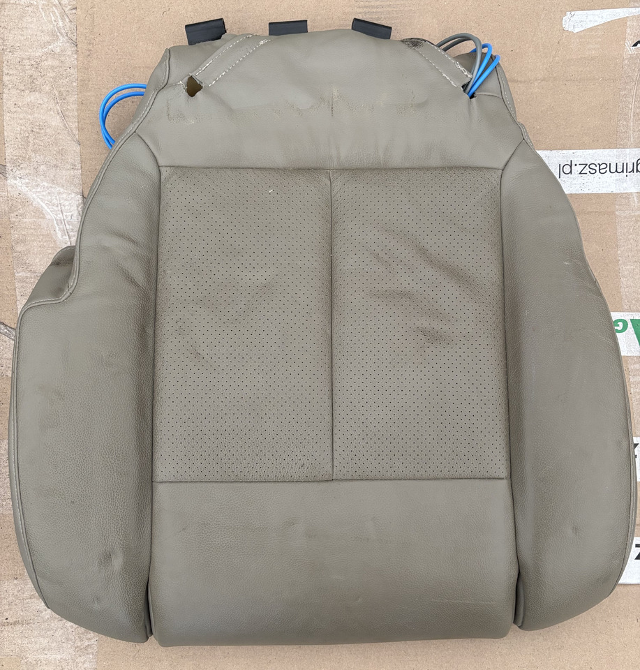 Siedzisko Skórzane John Deere Skórzane Oryginał RE174401 - Sėdynė - Žemės ūkio technika: foto 2 Siedzisko Skórzane John Deere Skórzane Oryginał RE174401 - Sėdynė - Žemės ūkio technika: foto 2