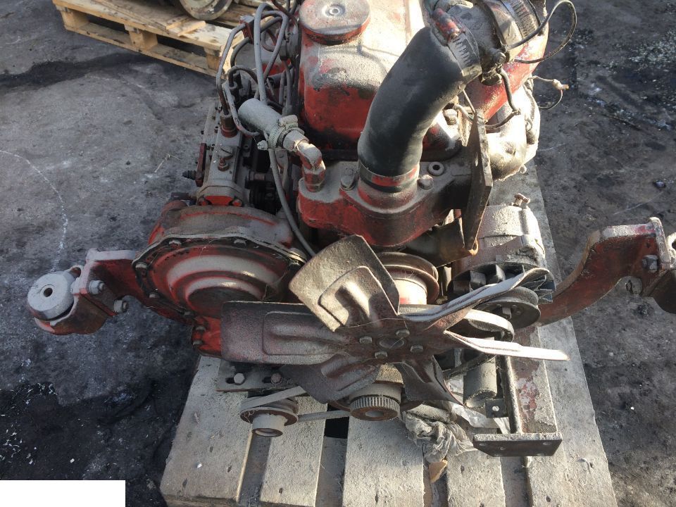 Silnik Ford 703F 6015 - Variklis - Žemės ūkio technika: foto 4 Silnik Ford 703F 6015 - Variklis - Žemės ūkio technika: foto 4