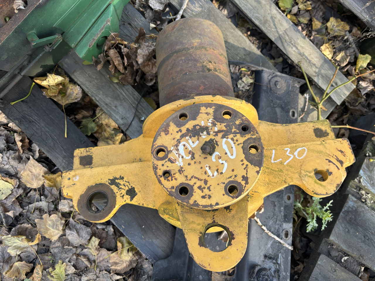 VOLVO L30 Przegub Łącznika Ramy Support Łącznik - Rėmas/ Važiuoklė - Krovimo technika: foto 1 VOLVO L30 Przegub Łącznika Ramy Support Łącznik - Rėmas/ Važiuoklė - Krovimo technika: foto 1