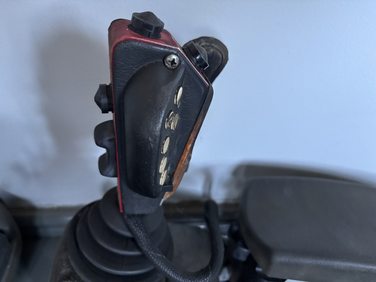 Valmet Harvester - joystick z podłokietnikiem - sterowanie - Pavarų svirtis - Žemės ūkio technika: foto 2 Valmet Harvester - joystick z podłokietnikiem - sterowanie - Pavarų svirtis - Žemės ūkio technika: foto 2