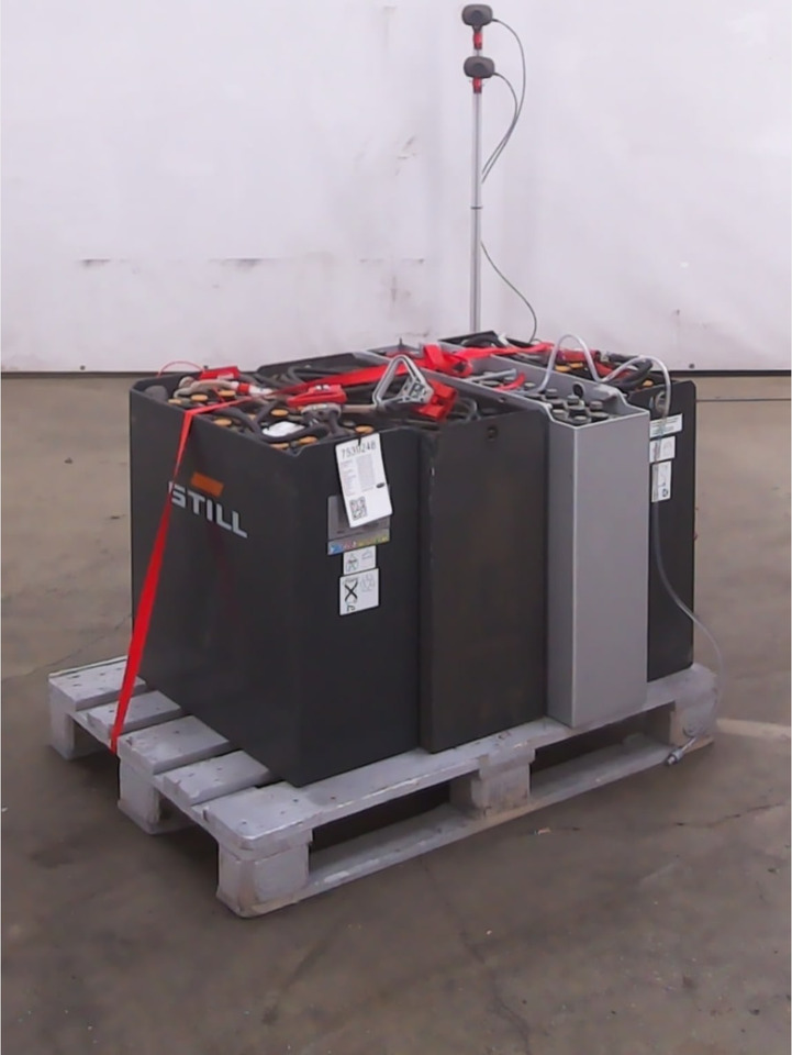 Battery Package - 4 Pcs. - Akumuliatorius - Krovimo technika: foto 1 Battery Package - 4 Pcs. - Akumuliatorius - Krovimo technika: foto 1