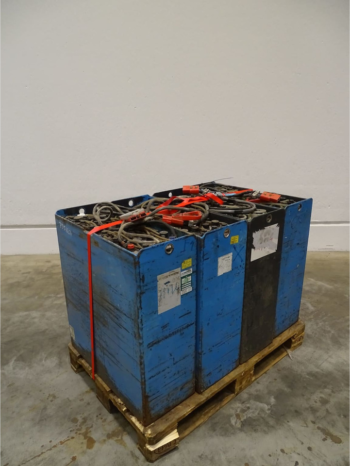 Battery Package 4x Batteries - Akumuliatorius - Krovimo technika: foto 3 Battery Package 4x Batteries - Akumuliatorius - Krovimo technika: foto 3