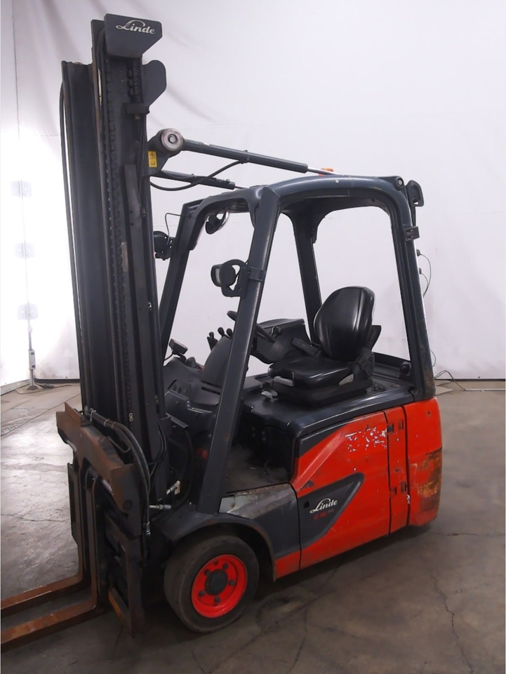 Linde E16C-02 - Elektrinis krautuvas: foto 1 Linde E16C-02 - Elektrinis krautuvas: foto 1