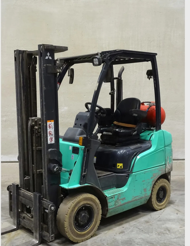 Mitsubishi FG18NT - Dujinis krautuvas: foto 1 Mitsubishi FG18NT - Dujinis krautuvas: foto 1